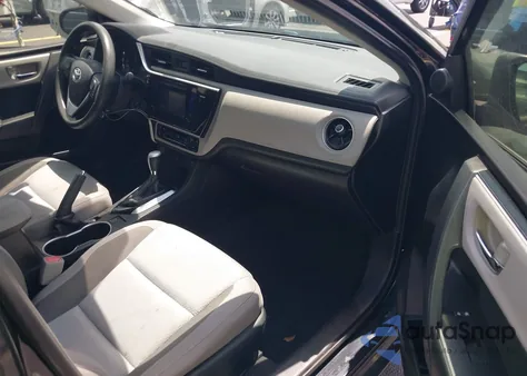 2017 Toyota Corolla Le z USA, uszkodzony, nr VIN 5YFBURHE3HP709265